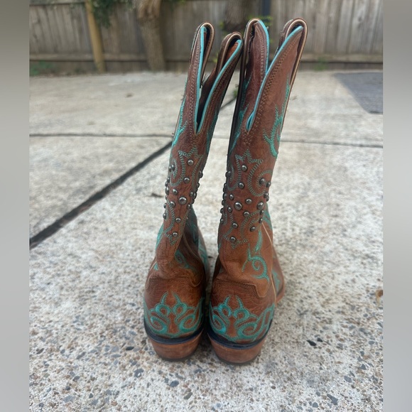 Lucchese Boots N4745 Tan leather. Turquoise thick stitching and studs. Size 7 - Picture 6 of 9